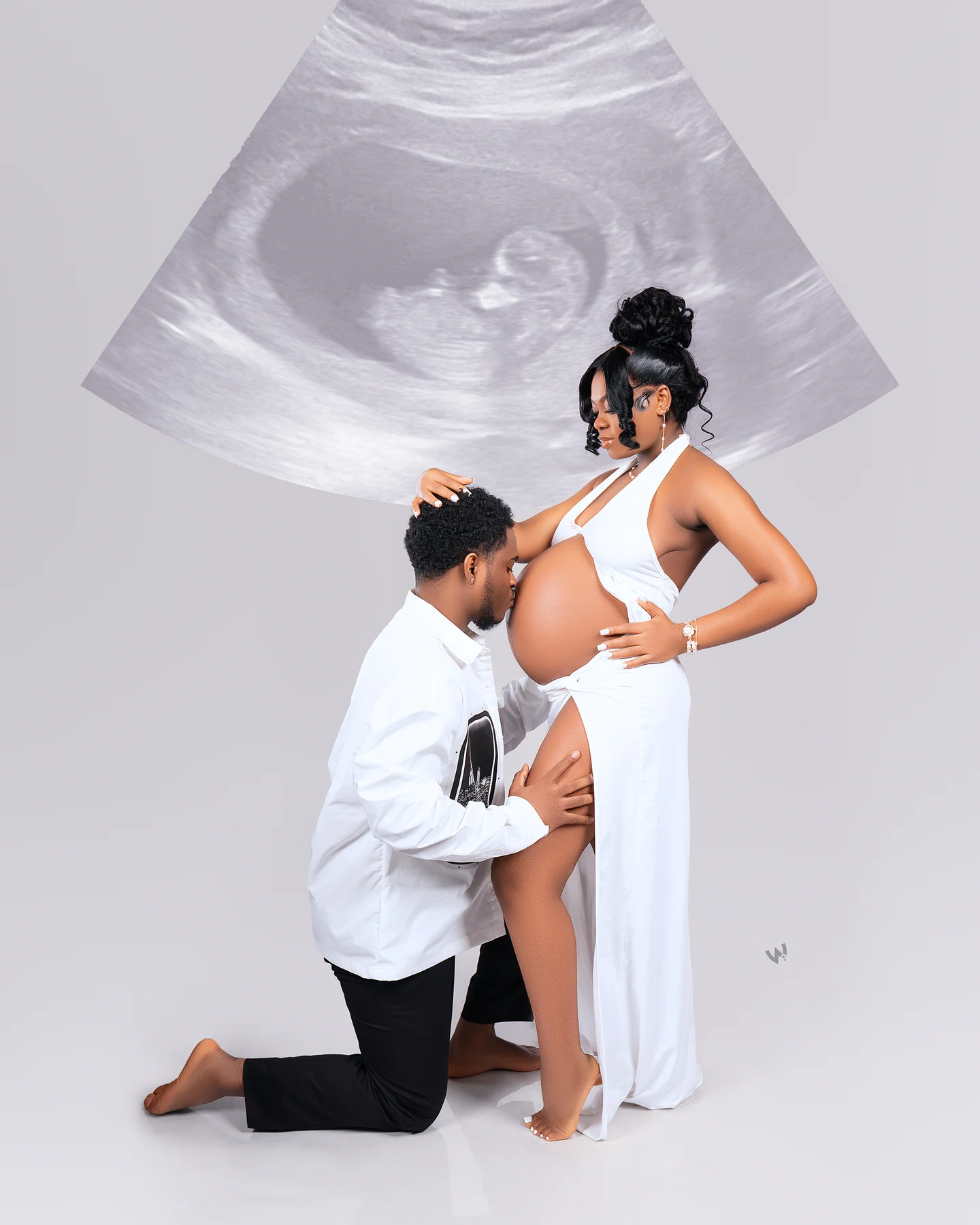 Maternity portrait in the Columbus studio